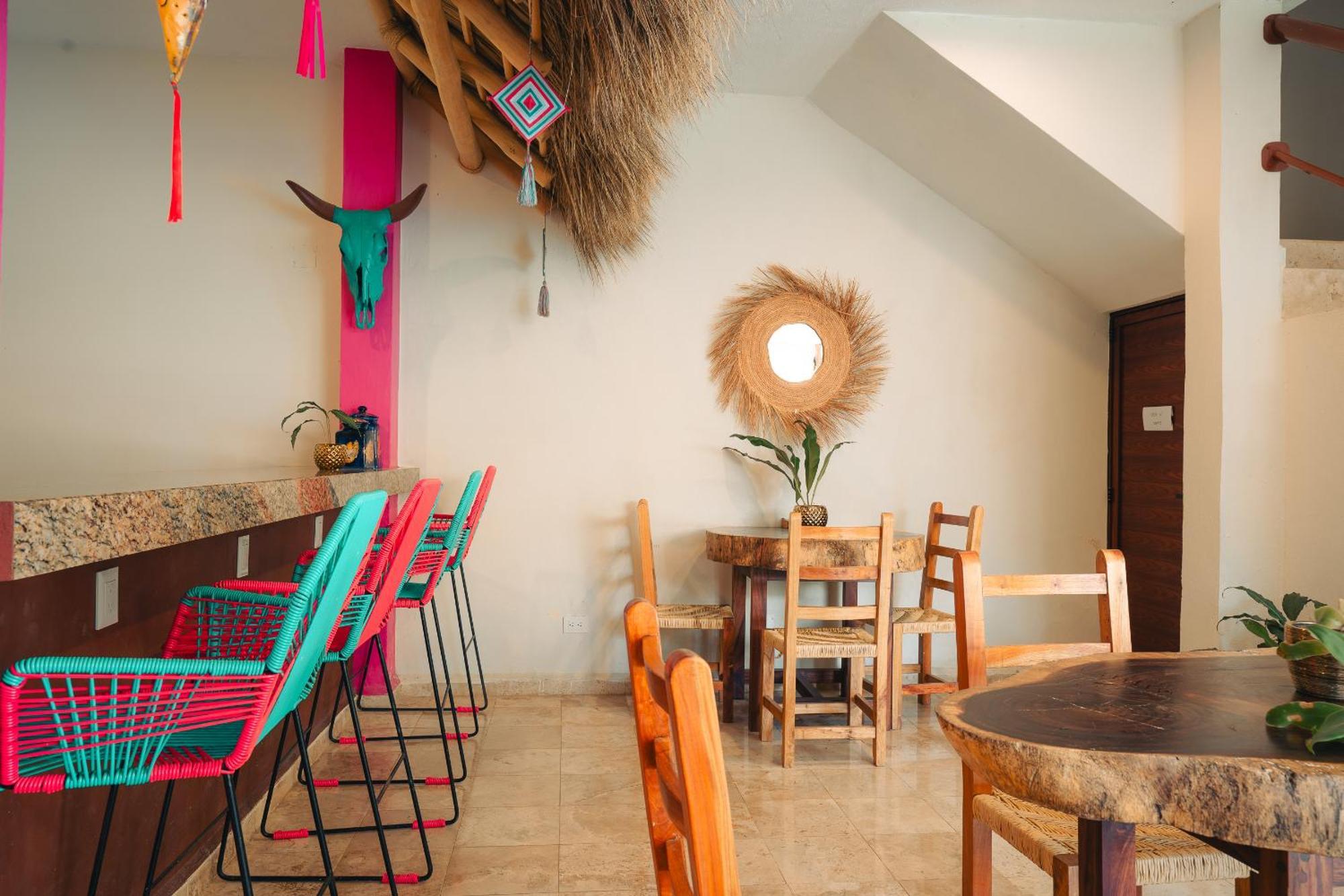סאיוליטה Nuiya Hoteles Centro מראה חיצוני תמונה